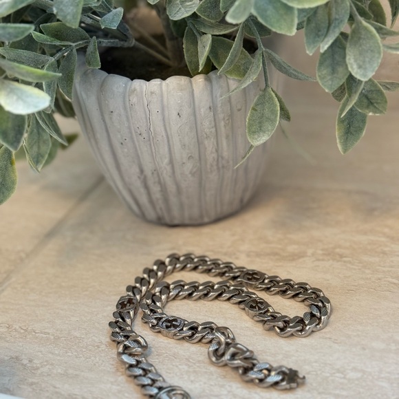 Authentic gucci chain - Picture 7 of 9
